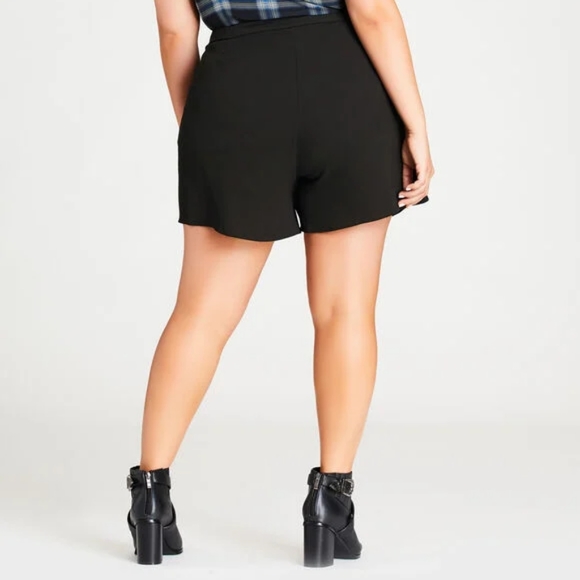 SOLD Loralette| Chic Black Fluttery Miranda Shorts - Picture 2 of 2